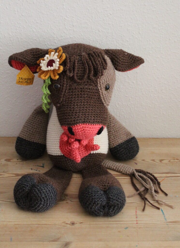 crochet cow - bodil