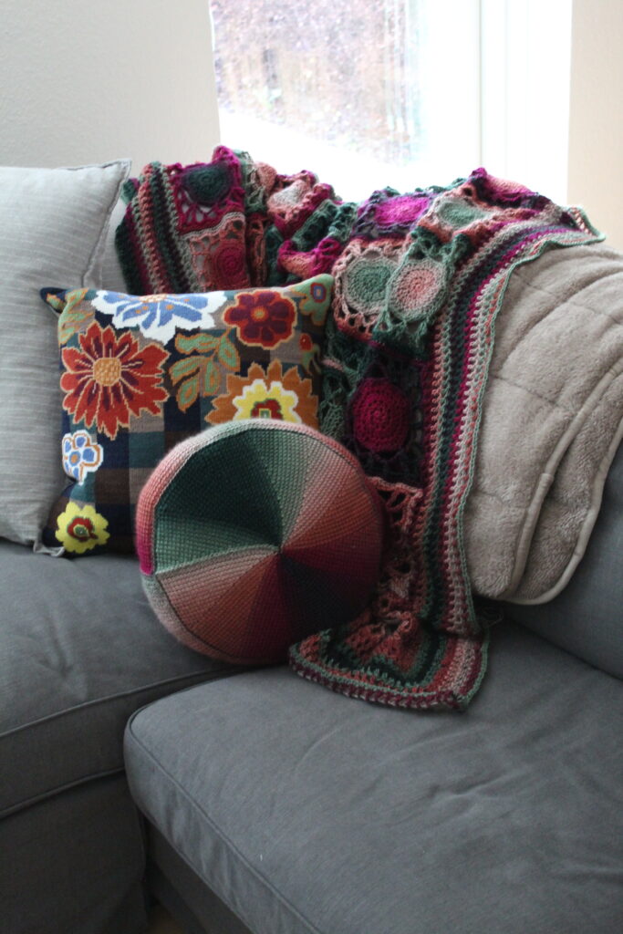pude og tæppe sofa hjørne